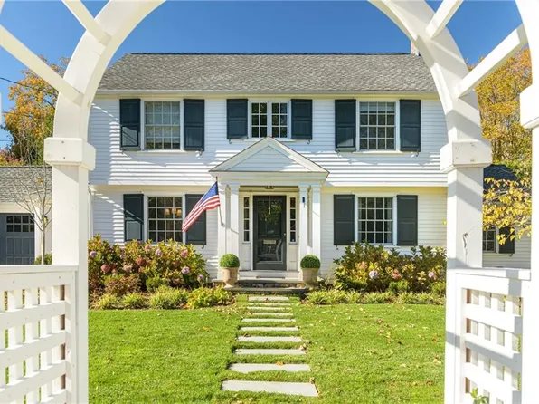 7 Harbour Rd, Barrington, RI 02806