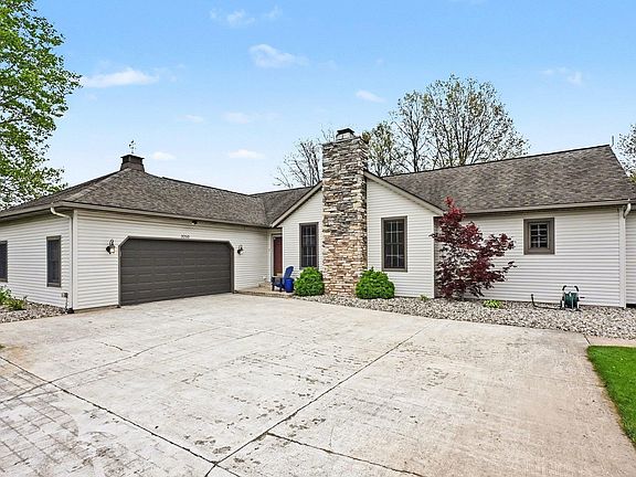 2nd image of 3250 N Ashford Ct