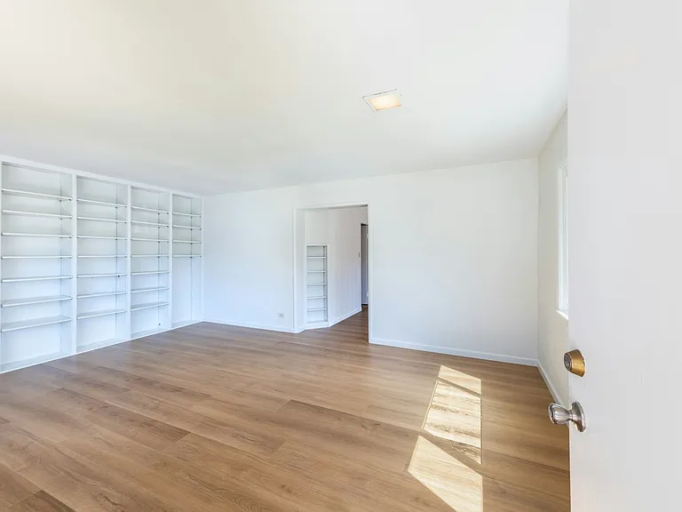 3757 York Blvd — Photo 4