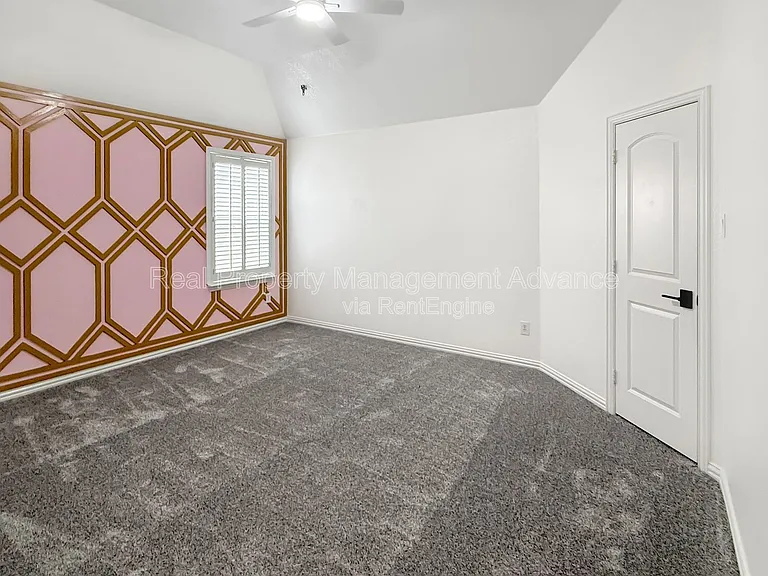 801 Renault Way — Photo 30