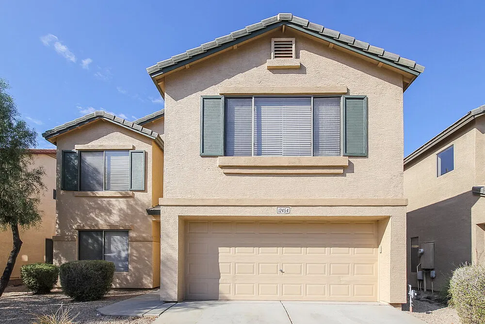 4 bed, 3.0 bath, 2232 sqft, $2,280 — Photo 1