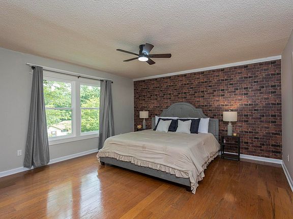 4th image of 715 Carmen Dr