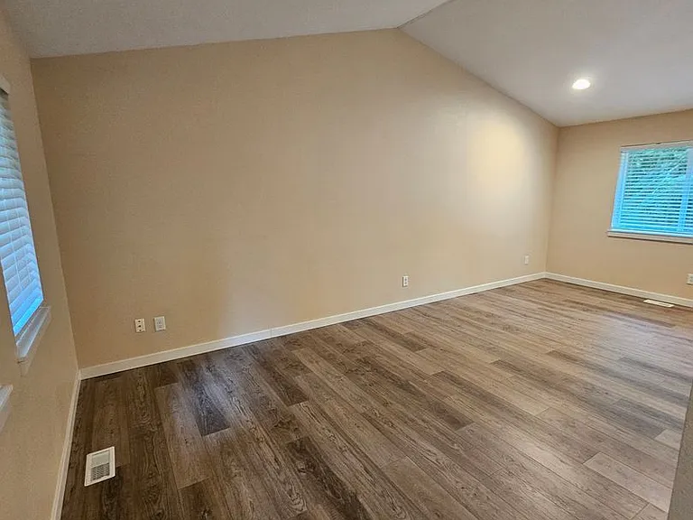 1574 SE Nylace Ln — Photo 15