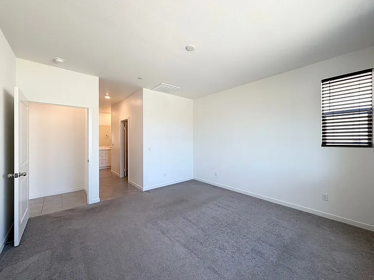 11596 S Crescent St — Photo 18