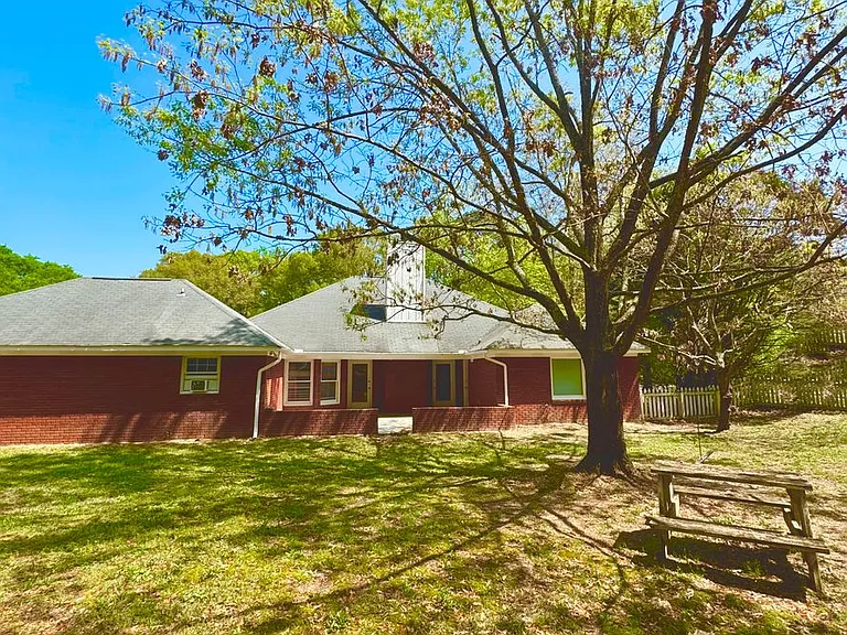 205 Oak Bluff Dr — Photo 35