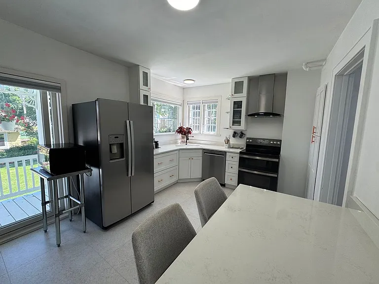 105 W Houghton Ave — Photo 15
