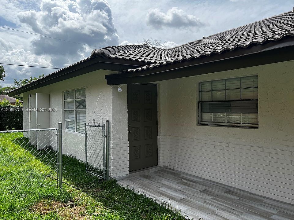 1st image of 4281 Riverside Dr #2