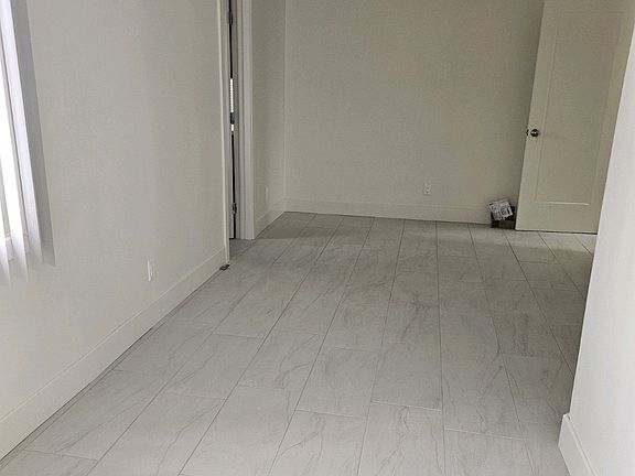 5th image of 1067 W 83rd St