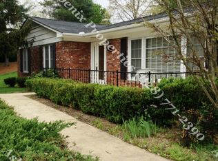 2 Fox Chase Rd, Asheville, NC 28804