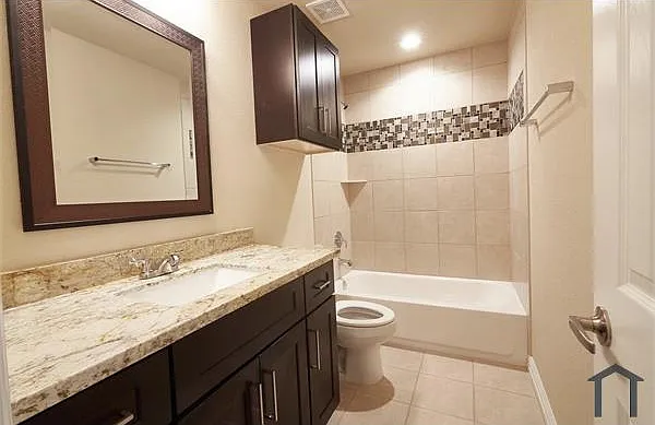 2942 Altoona St #3 — Photo 6