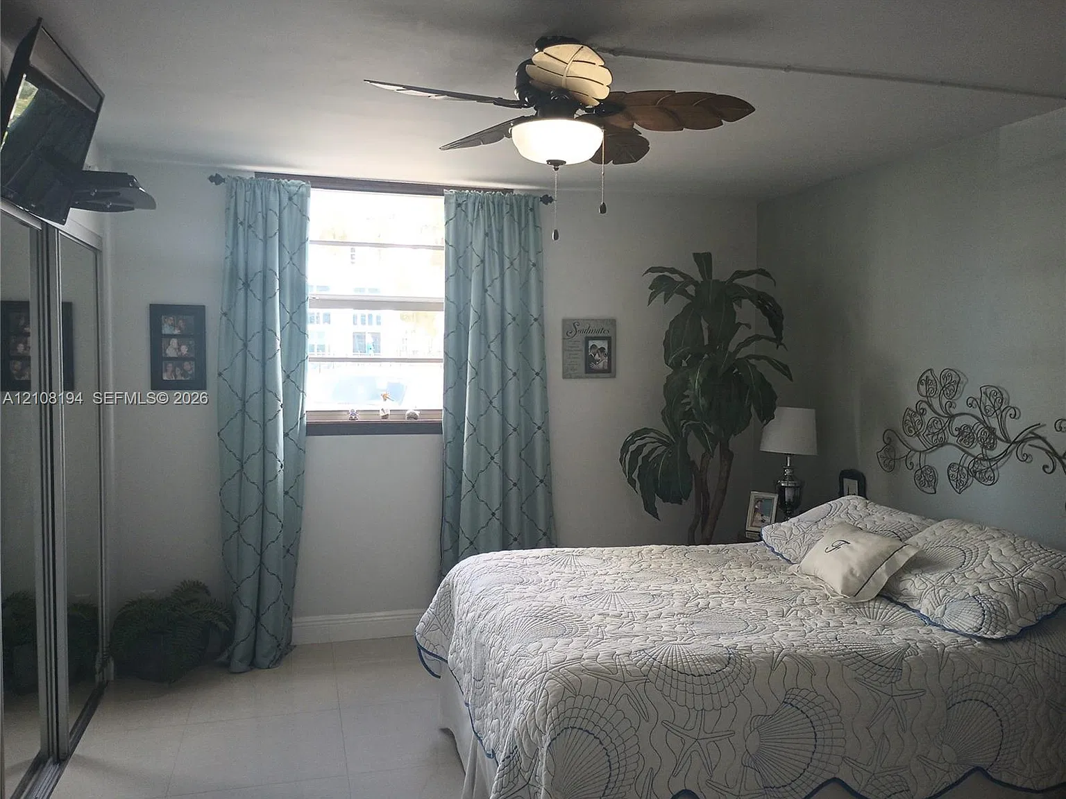 Chelsea Bayview Condo — Photo 2