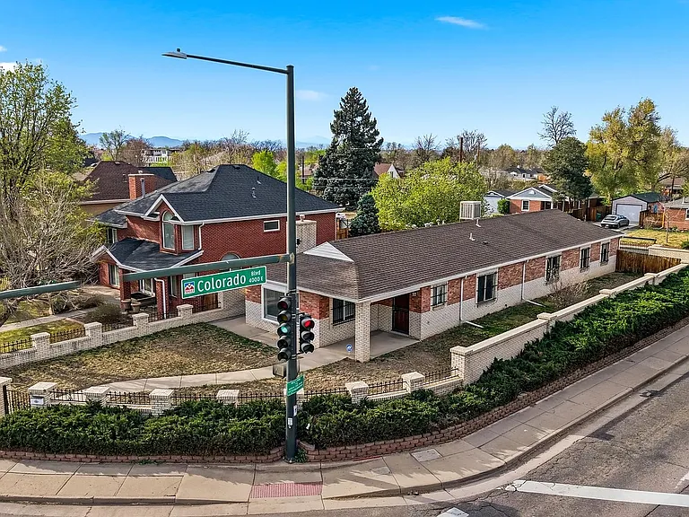 3921 E 26th Avenue Pkwy — Photo 3