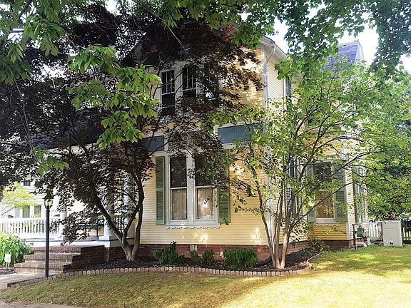 3rd image of 32 N Woodland Ave