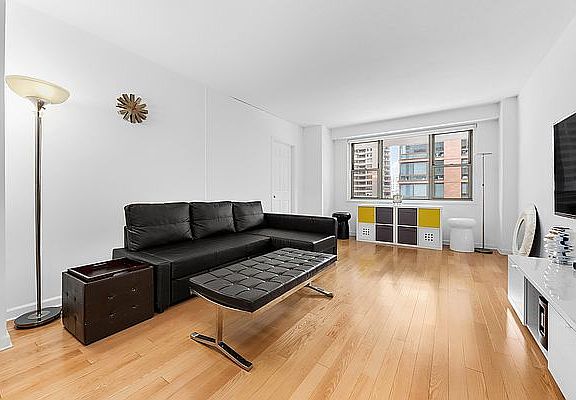 3rd image of 300 E 40th St APT 4J