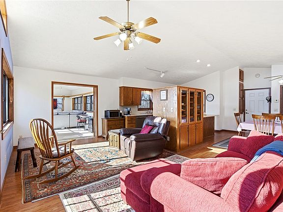 5th image of 70 Pleasant Ridge Dr