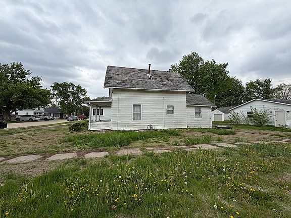 3rd image of 602 18th Ave