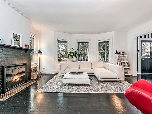 4th image of 9 Clark Ct