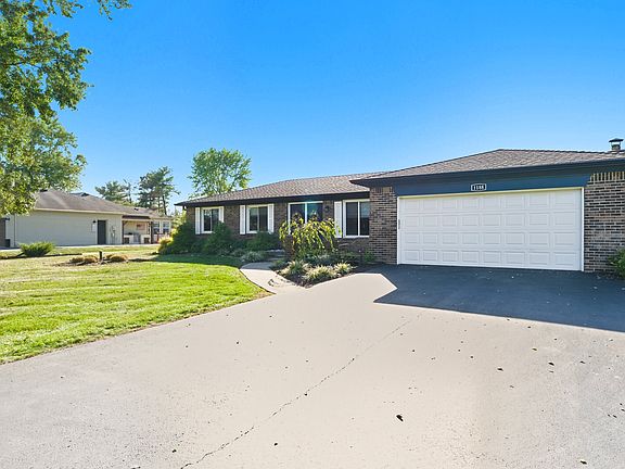 4th image of 1188 N County Road 425 E