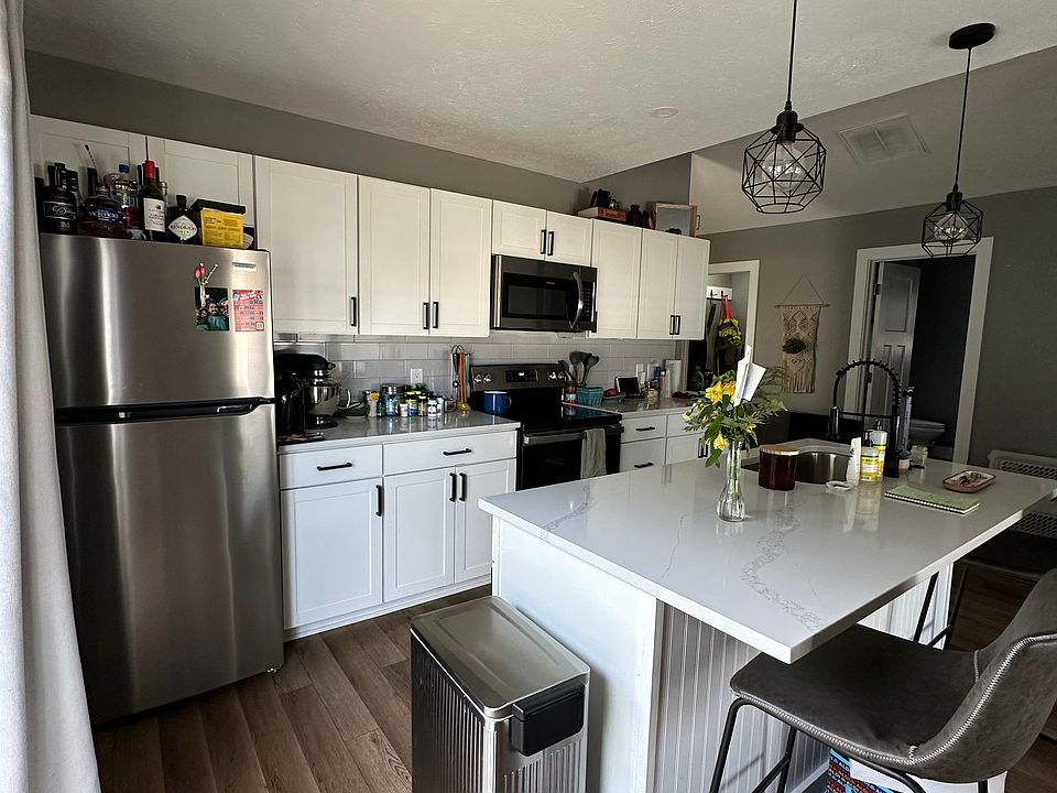 1st image of 2043 Broadway St