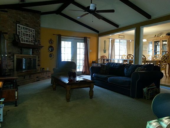4th image of 806 Dakota Dr