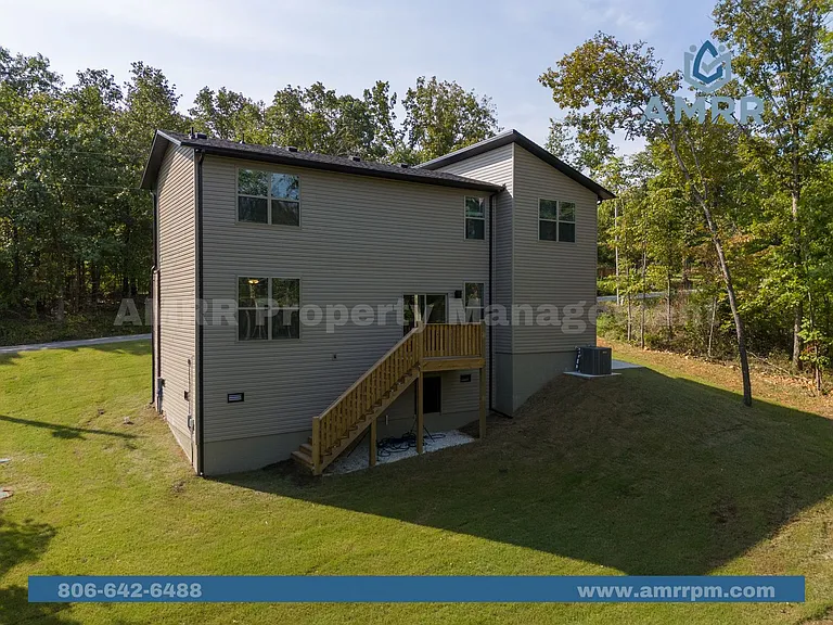 13 Carrick Dr — Photo 5