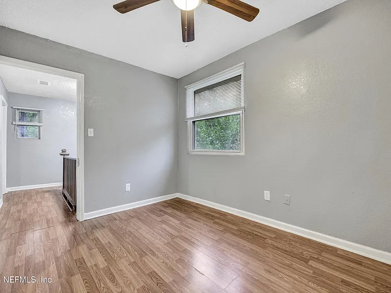 1722 W 30th St — Photo 34