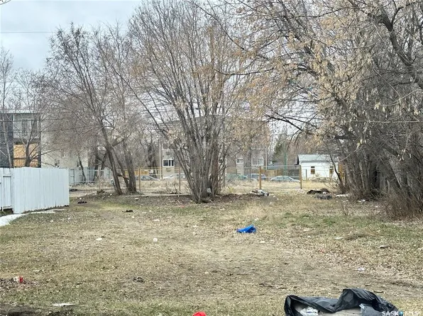 331 Q AVENUE S, Saskatoon, SK S7M 2Y2