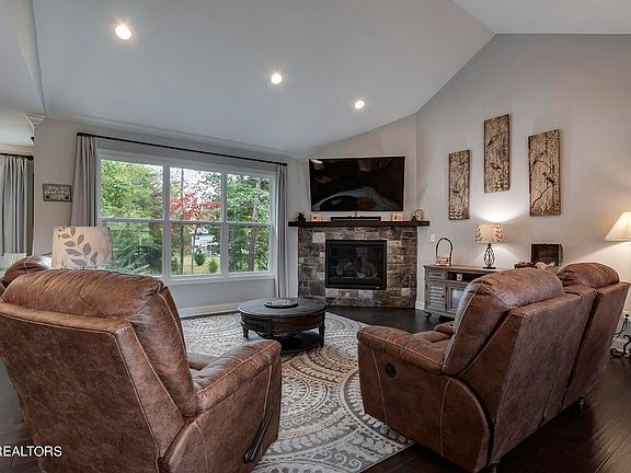 5th image of 203 Oohleeno Ln