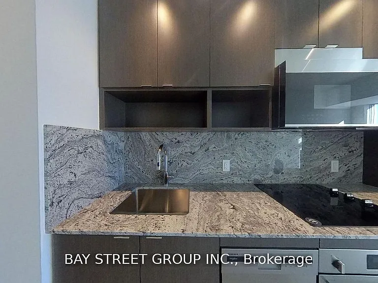9 Mabelle Ave #2915 — Photo 7