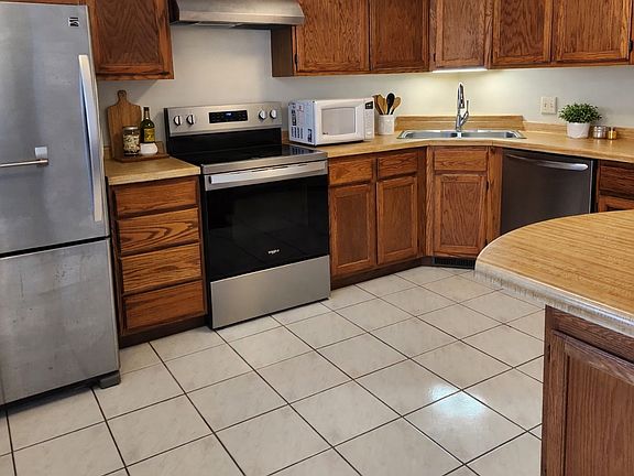 4th image of 4041 Maureen Dr NE Unit 103