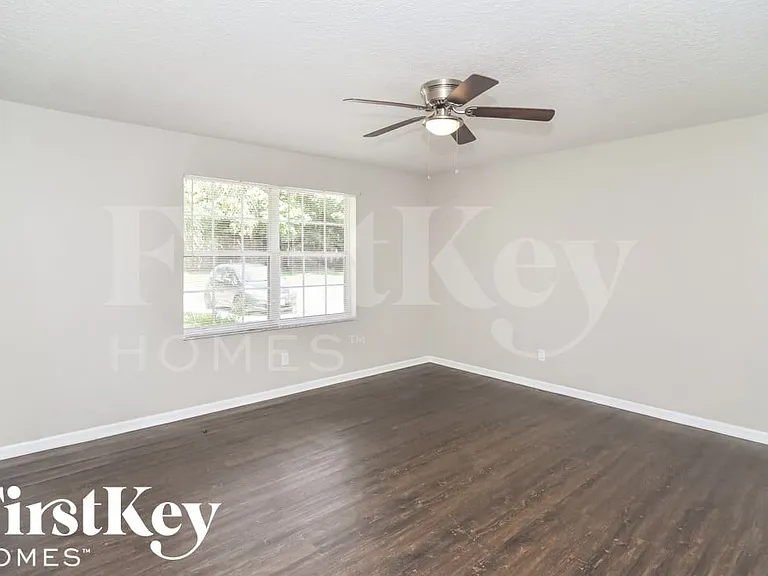 1204 NW 5th St — Photo 10