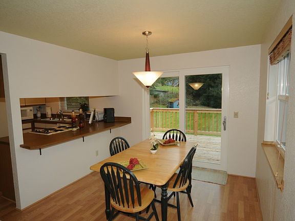 5th image of 16301 177th Pl NE