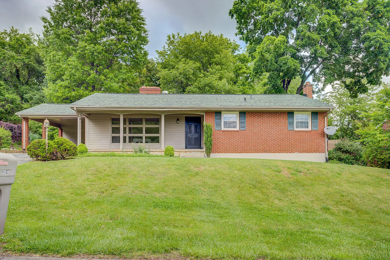 3514 Robyn Rd SW photo 1