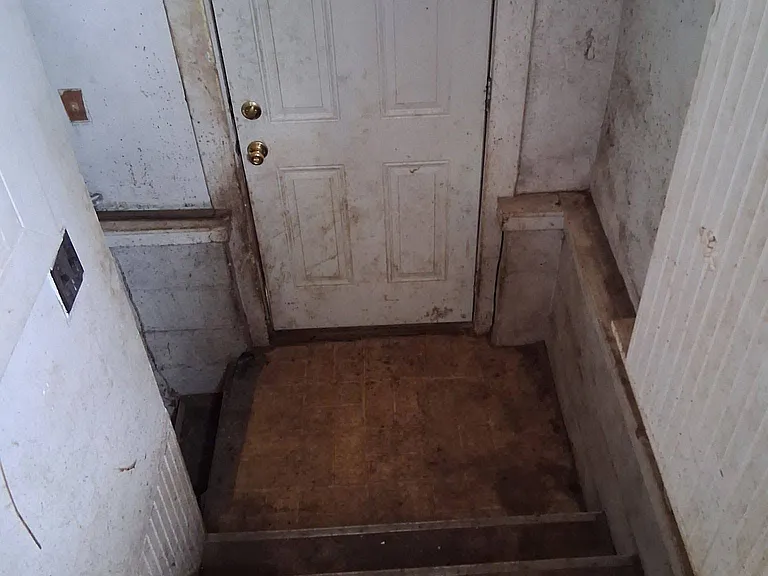 1007 N Oakley St — Photo 6