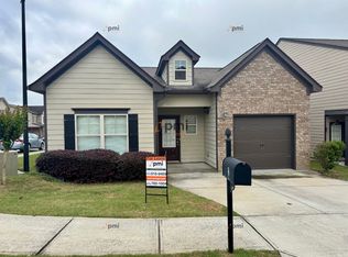 2 Longleaf Cir, Fairburn, GA 30213