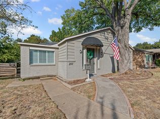2117 W Lotus Ave, Fort Worth, TX 76111