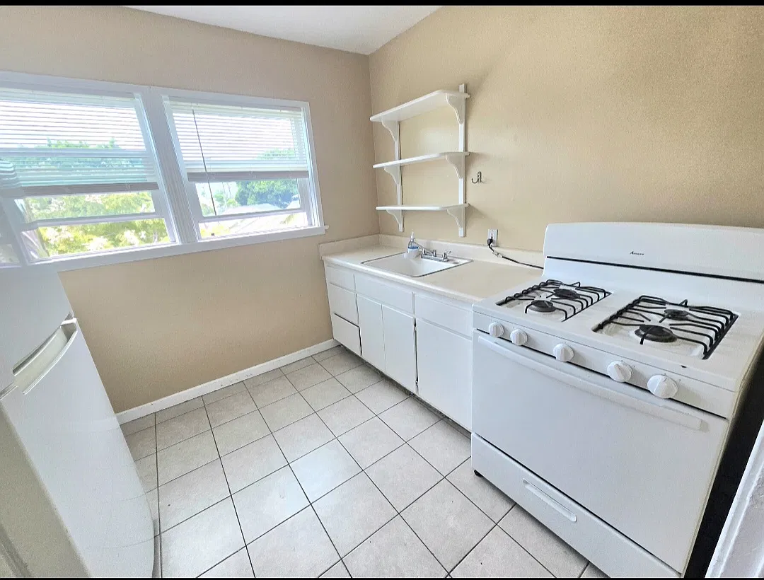 13415 Bailey St — Photo 3