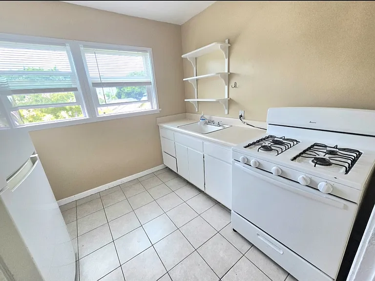 13415 Bailey St — Photo 4