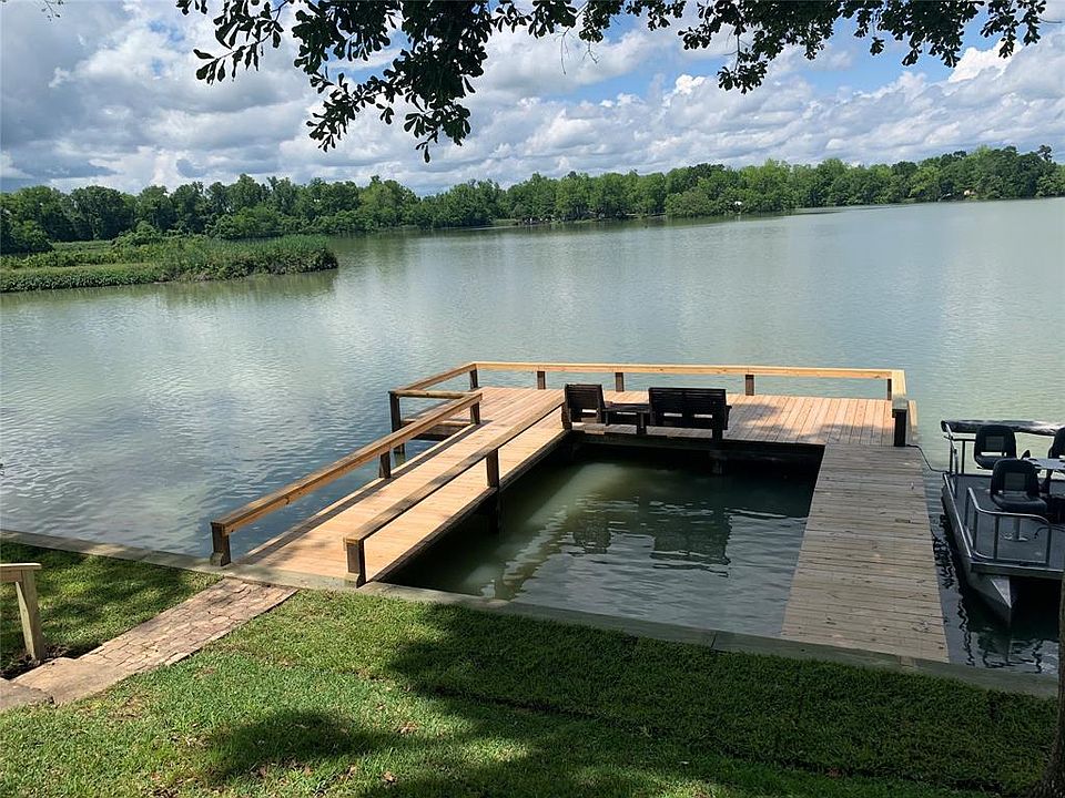 1st image of 1408 E Taylor Lake Cir