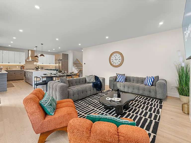 21 Bolton St #2 — Photo 8
