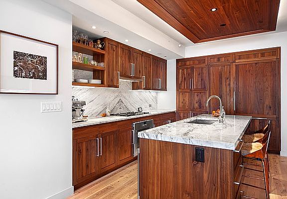 5th image of 90 Furman St #N806
