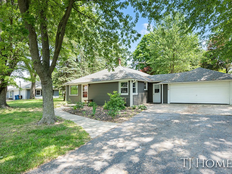770 Center St, Coopersville, MI 49404 Zillow