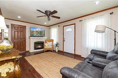 2 bed, 917 sqft, $1,200 — Photo 3