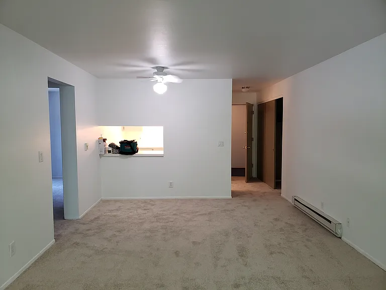 4919 Phinney Ave N #302 — Photo 2