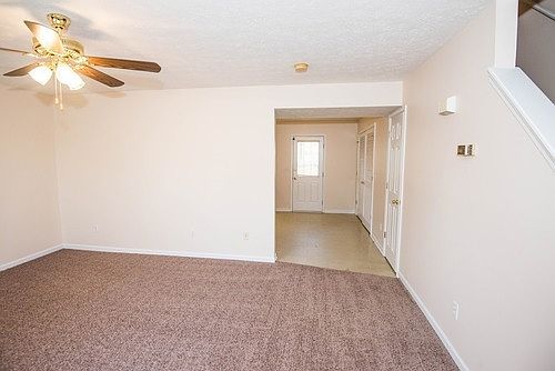 3rd image of 128 Skyline Dr #2