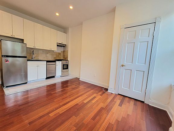 2nd image of 447 E 78th St #2S