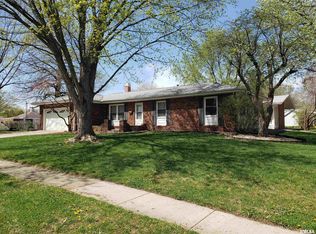 2813 Arlington Dr, Springfield, IL 62704