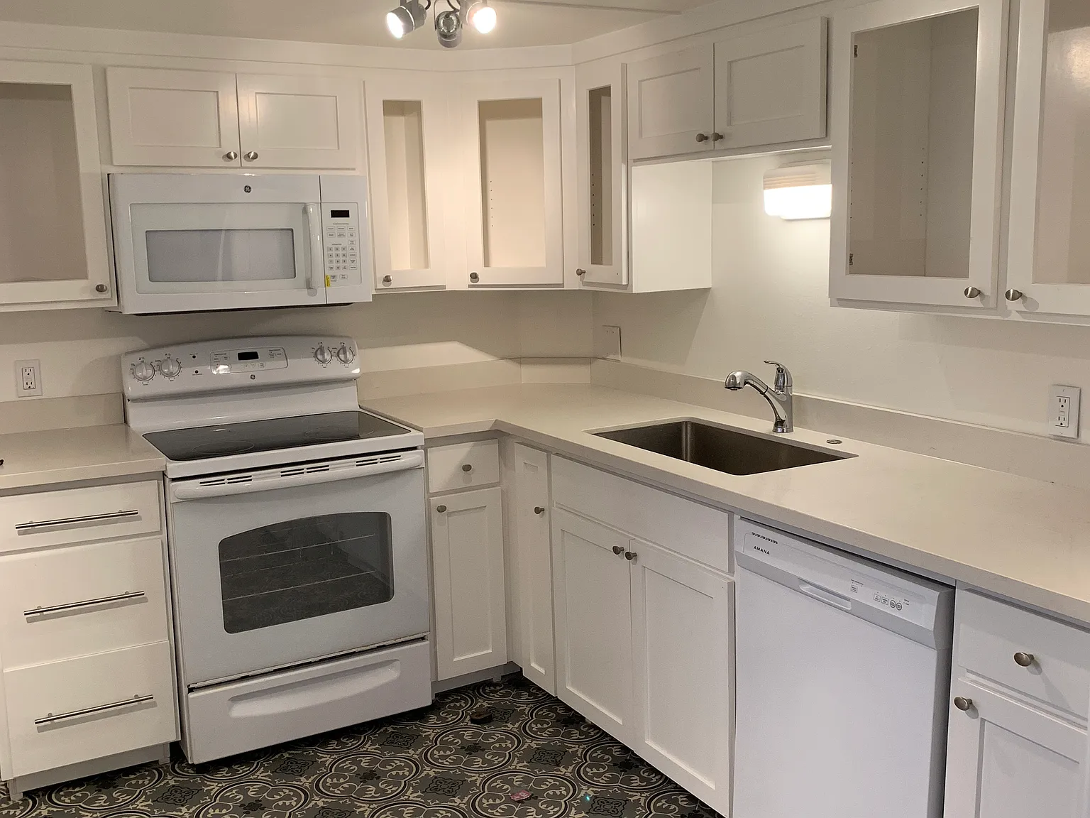3 bed, 1425 sqft, $2,750 — Photo 2