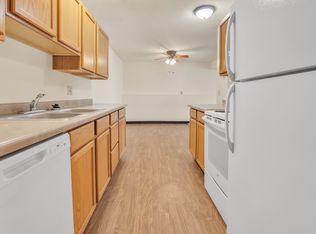 1825 Winding Hill Rd #1625, Davenport, IA 52807