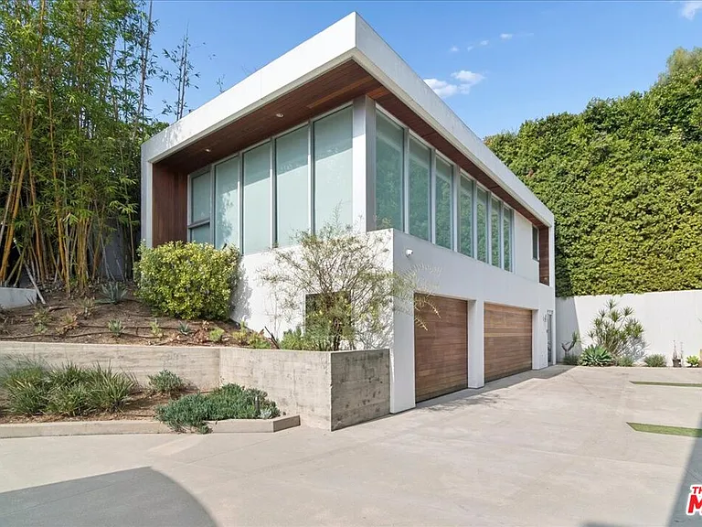 1232 Sunset Plaza Dr — Photo 46